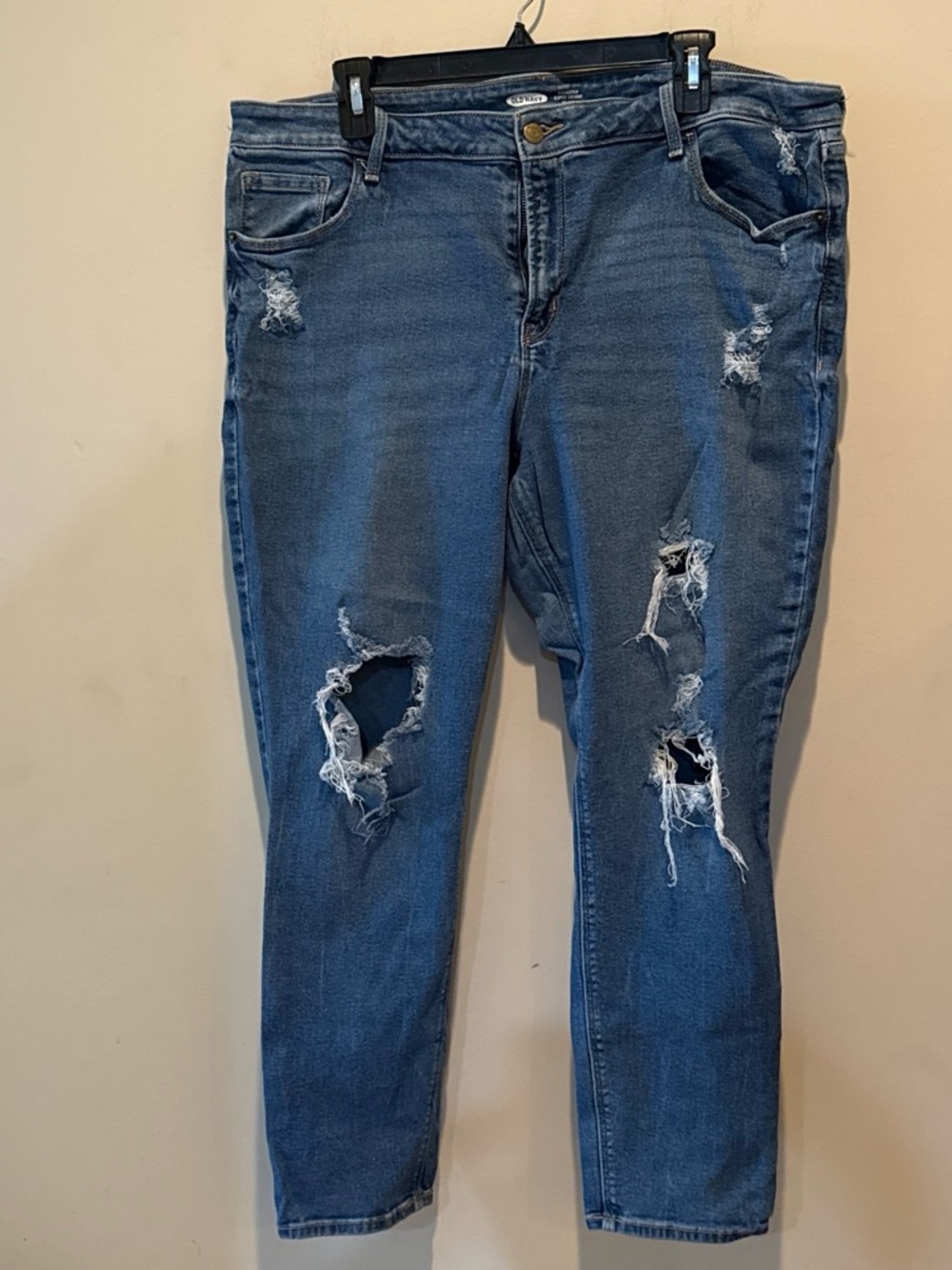 Old Navy Distressed Boyfriend Jeans in Blue